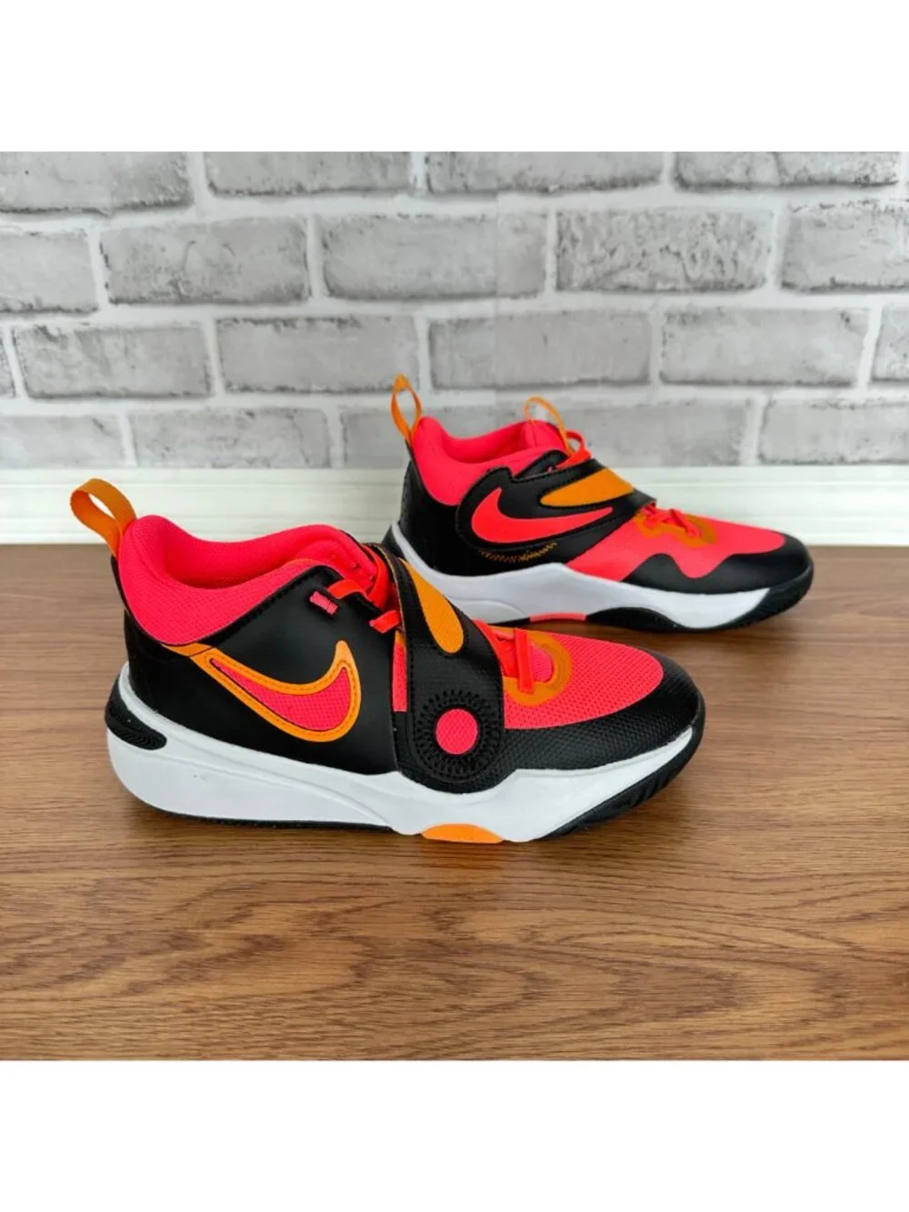 ⭐Nike Team Hustle D 11 GS Youth Sz 4Y Basketball Shoes Orange Sneaker DV8996-001
